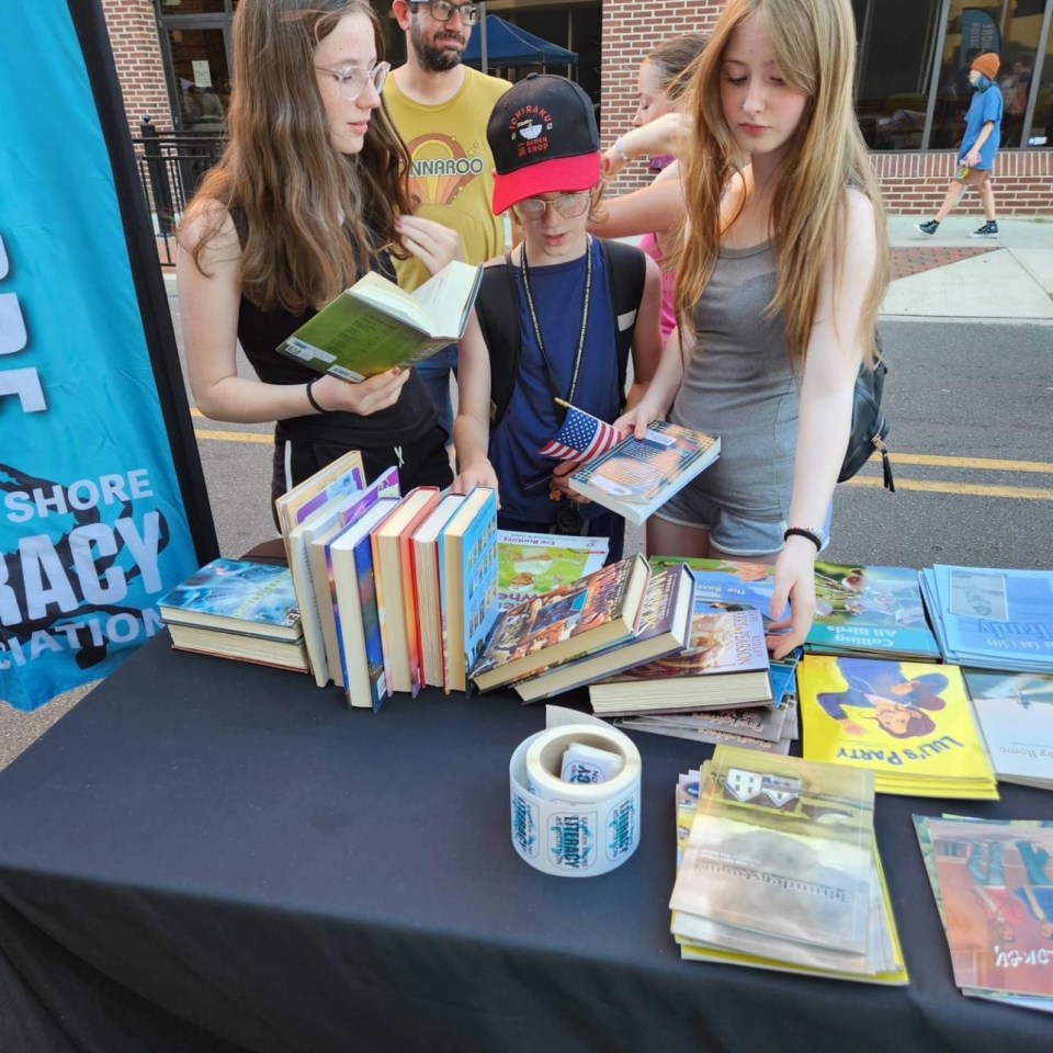 Children looking for books